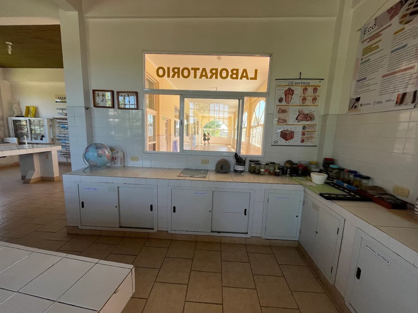 Laboratorio equipado