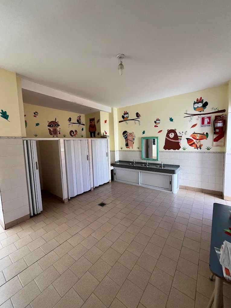 Otro ángulo del baño infantil