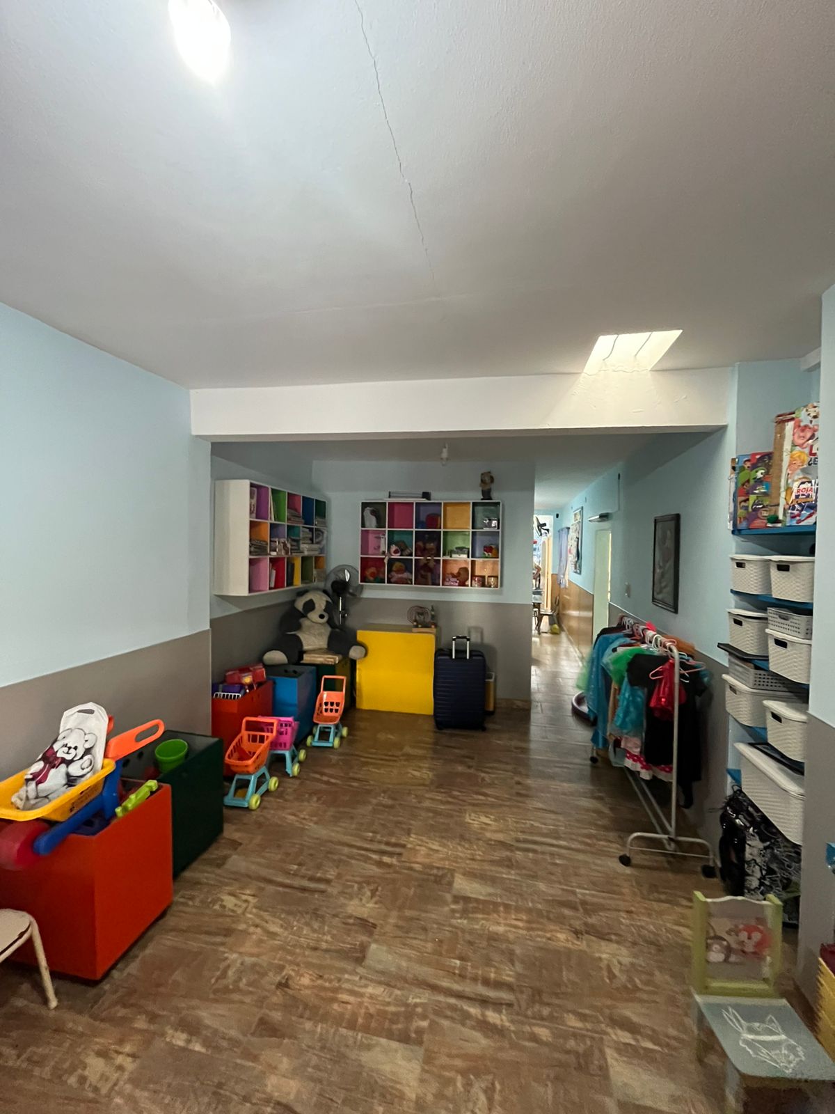 Sala de juguetes y disfraces